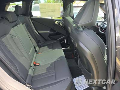 2026 BMW X3 30 xDrive - zdjęcie 13 z 35 - miniatura