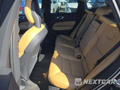 2018 Volvo XC60 T5 Momentum - zdjęcie 13 z 28 - miniatura
