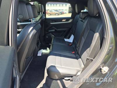 2025 Porsche Cayenne - zdjęcie 10 z 21 - miniatura