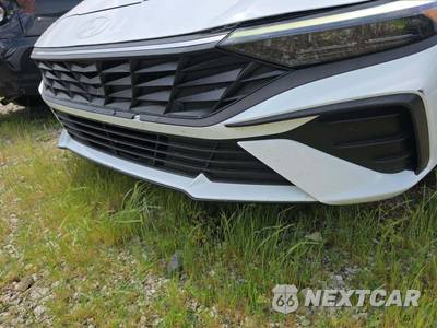 2025 Hyundai Elantra SEL Sport - zdjęcie 24 z 32 - miniatura