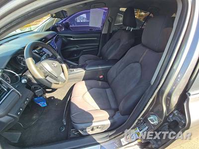 2018 Toyota Camry LE - zdjęcie 6 z 34 - miniatura