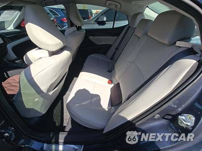 2026 Toyota Camry XLE - zdjęcie 13 z 24 - miniatura