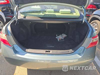2009 Toyota Camry LE - zdjęcie 14 z 24 - miniatura