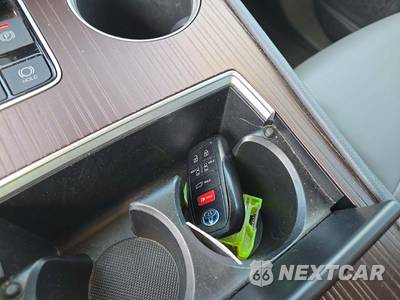 2021 Toyota Sienna XLE 7-Passenger 120.5" WB - zdjęcie 8 z 29 - miniatura