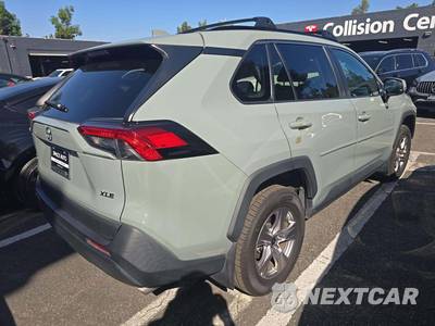 2022 Toyota RAV4 XLE - zdjęcie 3 z 26 - miniatura