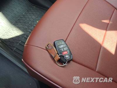 2021 Toyota Sienna LE 8-Passenger 120.5" WB - zdjęcie 8 z 33 - miniatura