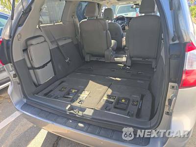 2018 Toyota Sienna XLE 8-Passenger 119.3" WB - zdjęcie 14 z 28 - miniatura