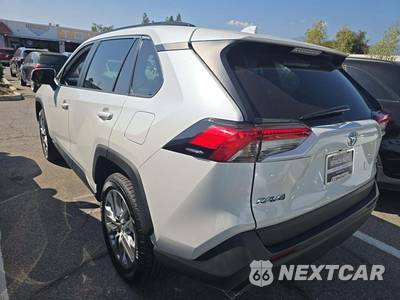 2025 Toyota RAV4 XLE Premium - zdjęcie 2 z 25 - miniatura