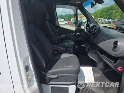 2025 Mercedes-Benz Sprinter 2500 Cargo Van Standard Roof 144.0" WB - zdjęcie 15 z 17 - miniatura