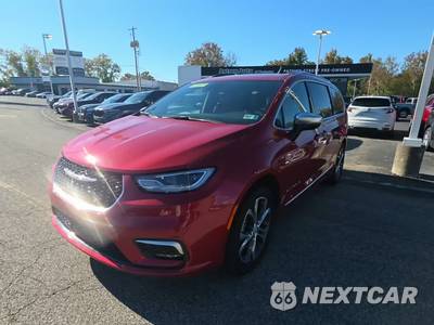 2026 Chrysler Pacifica Pinnacle 121.6" WB