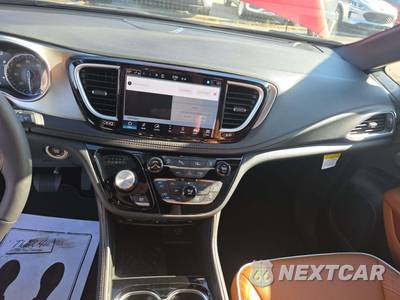 2026 Chrysler Pacifica Pinnacle 121.6" WB - zdjęcie 7 z 18 - miniatura