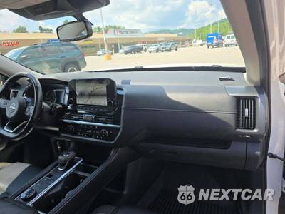 2022 Nissan Pathfinder SL - zdjęcie 17 z 18 - miniatura