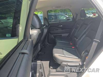 2022 Nissan Pathfinder SL - zdjęcie 10 z 18 - miniatura