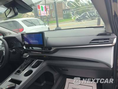 2026 Toyota Sienna XLE 7-Passenger 120.5" WB - zdjęcie 17 z 18 - miniatura