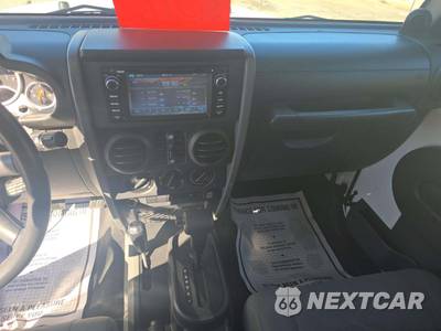 2010 Jeep Wrangler Unlimited Sport - zdjęcie 7 z 24 - miniatura