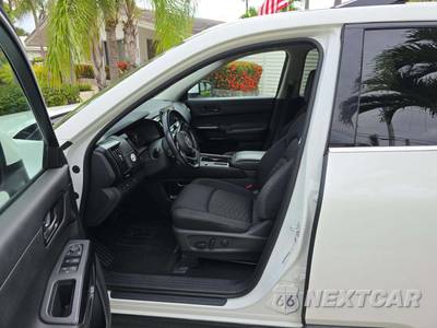 2023 Nissan Pathfinder SV - zdjęcie 6 z 24 - miniatura