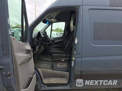 2018 Mercedes-Benz Sprinter 2500 Cargo Van Standard Roof 144.3" WB - zdjęcie 6 z 19 - miniatura