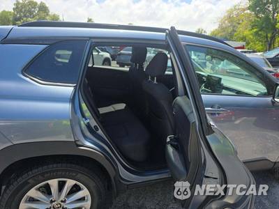 2025 Toyota Corolla Cross LE - zdjęcie 16 z 21 - miniatura