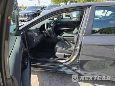 2026 Toyota Camry LE - zdjęcie 6 z 20 - miniatura