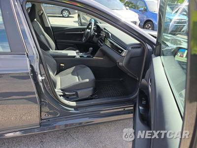 2026 Toyota Camry LE - zdjęcie 18 z 20 - miniatura