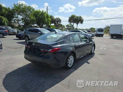 2026 Toyota Camry LE - zdjęcie 3 z 20 - miniatura