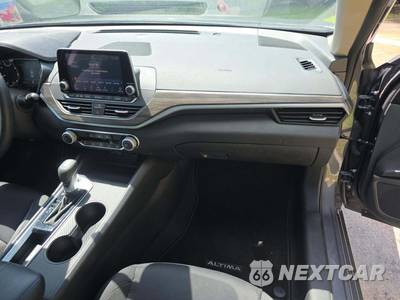 2025 Nissan Altima SV - zdjęcie 19 z 22 - miniatura