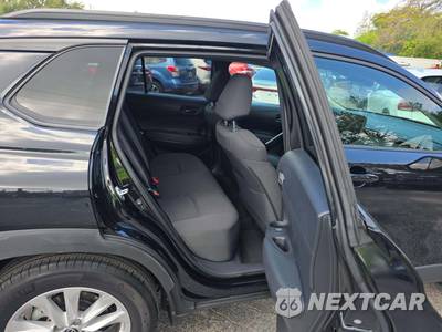2024 Toyota Corolla Cross LE - zdjęcie 16 z 21 - miniatura
