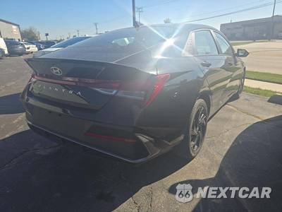 2026 Hyundai Elantra SEL Sport - zdjęcie 3 z 22 - miniatura