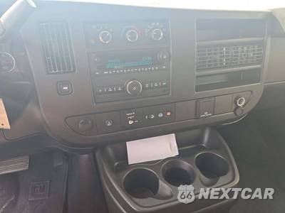 2024 Chevrolet Express 3500 Passenger Van LS 1LS 155.1" WB - zdjęcie 10 z 24 - miniatura