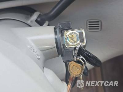 1999 Cadillac DeVille - zdjęcie 8 z 28 - miniatura