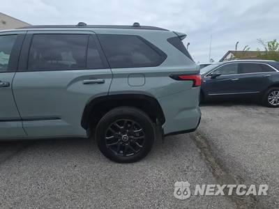 2024 Toyota Sequoia Platinum - zdjęcie 3 z 25 - miniatura
