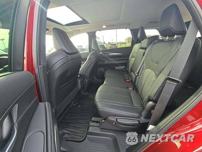 2026 INFINITI LUXE - zdjęcie 10 z 18 - miniatura