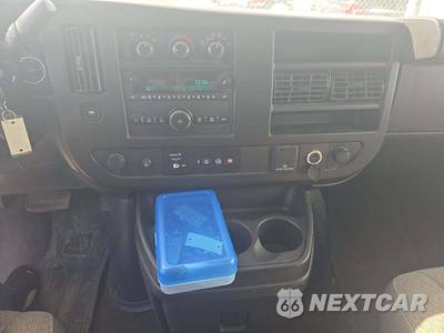 2023 Chevrolet Express 3500 Passenger Van LS 1LS 155.1" WB - zdjęcie 10 z 28 - miniatura
