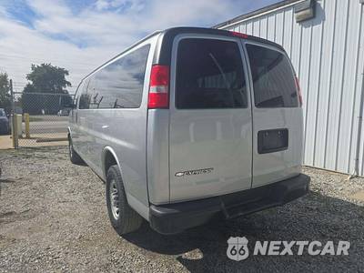 2023 Chevrolet Express 3500 Passenger Van LS 1LS 155.1" WB - zdjęcie 2 z 28 - miniatura