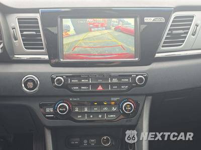 2018 Kia Niro Touring - zdjęcie 7 z 22 - miniatura