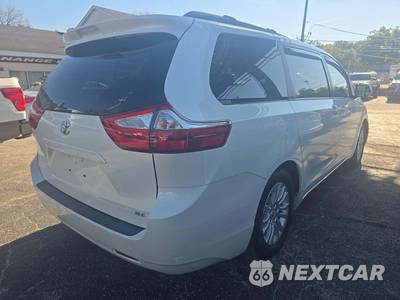 2015 Toyota Sienna XLE 8-Passenger 119.3" WB - zdjęcie 3 z 22 - miniatura