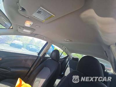 2015 Nissan Versa SV - zdjęcie 11 z 39 - miniatura