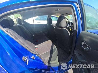 2015 Nissan Versa SV - zdjęcie 16 z 39 - miniatura