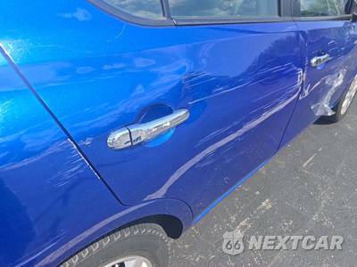 2015 Nissan Versa SV - zdjęcie 32 z 39 - miniatura