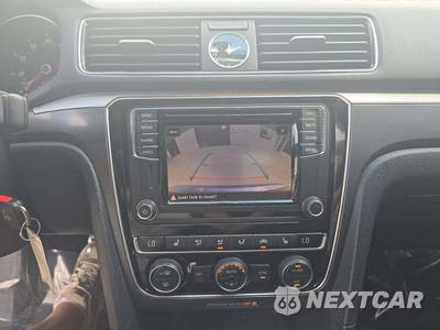 2017 Volkswagen Passat 1.8T R-Line w/Comfort Pkg - zdjęcie 7 z 18 - miniatura
