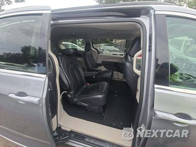 2017 Chrysler Pacifica Touring L 121.6" WB - zdjęcie 17 z 24 - miniatura