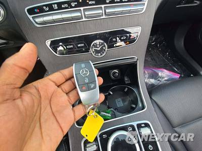 2021 Mercedes-Benz C 300 4MATIC Sedan - zdjęcie 8 z 20 - miniatura