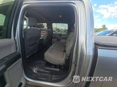 2020 Ford Super Duty F-250 XLT Crew Cab Medium Bed - zdjęcie 13 z 22 - miniatura
