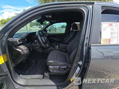 2025 Toyota Tacoma SR5 Crew Cab Medium Bed - zdjęcie 6 z 21 - miniatura