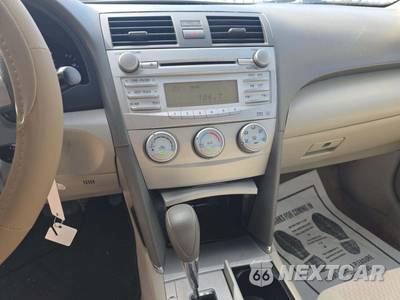 2011 Toyota Camry LE - zdjęcie 10 z 22 - miniatura