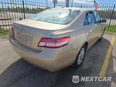2011 Toyota Camry LE - zdjęcie 3 z 22 - miniatura