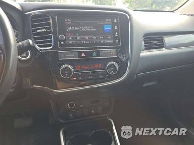2019 Mitsubishi Outlander SEL - zdjęcie 10 z 24 - miniatura