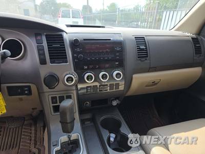 2010 Toyota Sequoia SR5 - zdjęcie 10 z 22 - miniatura