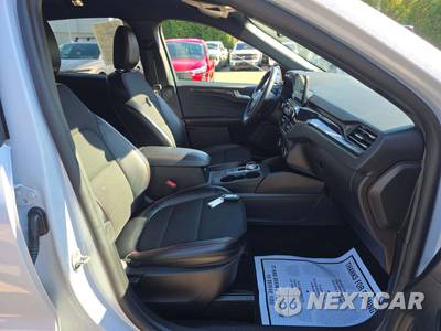 2025 Ford Escape ST-Line Select - zdjęcie 18 z 22 - miniatura
