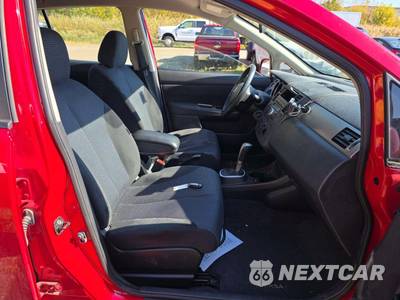 2011 Nissan Versa 1.8 SL Hatchback - zdjęcie 18 z 32 - miniatura